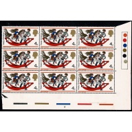 1968 Christmas 4d (Thissell). SHIFT OF GOLD and orange. Traffic light block