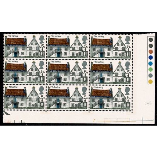 1970 Cottages 5d. Excellent listed minor constant variety "patches on wall" SG 815 var.