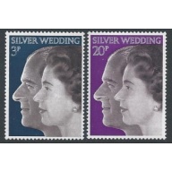 1972 Royal Silver Wedding (Rembrandt). UM set of 2 values.  SG 916-917