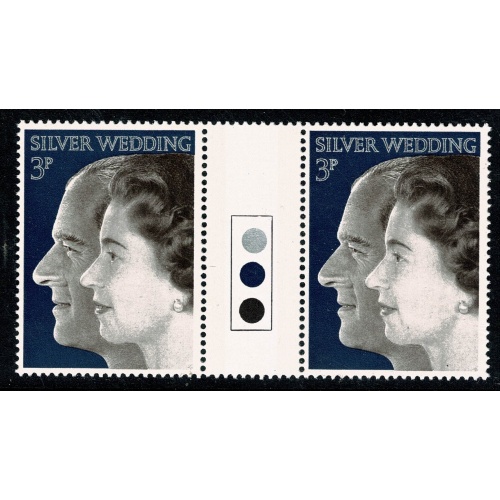 1972 Royal Silver Wedding 3p (Jumelle). Traffic Light gutter pair. SG 918