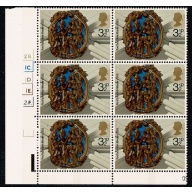 1974 Christmas 3½p.  Centre Band  Cyl. 2B 1C 1D 1E 2F  p58 varnish p59 phosphor dot block of six. SG 966 var