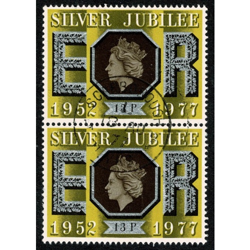 1977 Silver Jubilee 13p. Fine Used pair. SG 1037