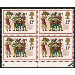 1978 Christmas 13p. Listed variety "missing part magenta garter" SG Spec. W402b