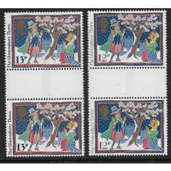 1986 Christmas 13p. YELLOW SHIFT gutter pair. SG 1341 var.