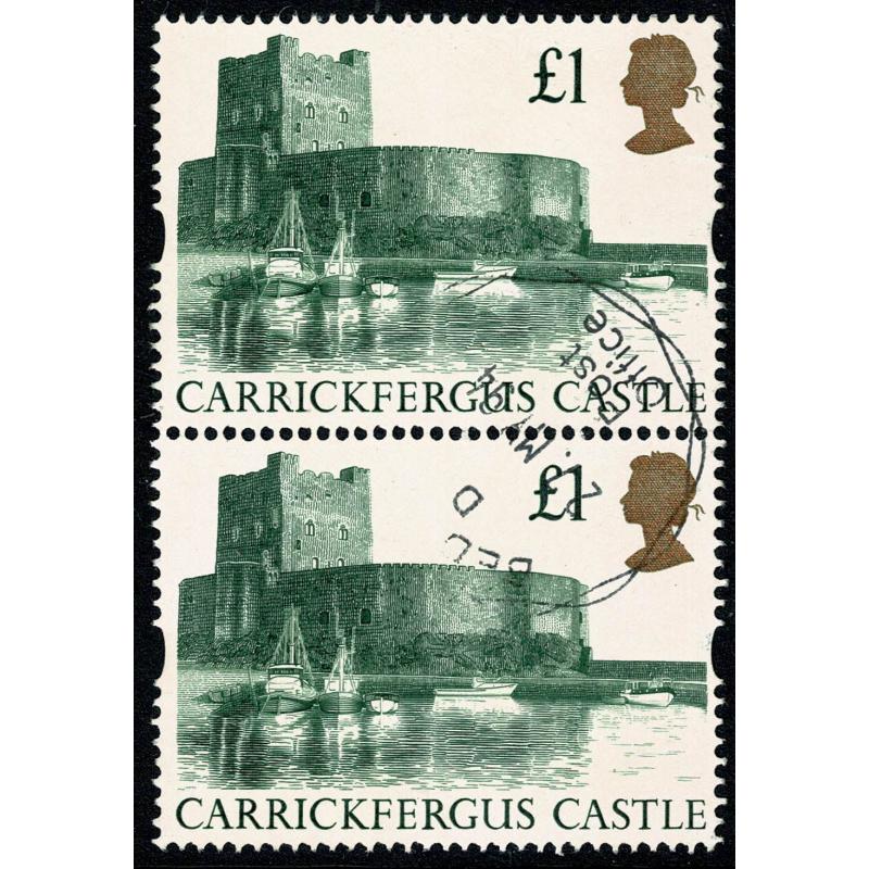 1992 £1 Castle High Value (Harrison). Fine used vertical pair. SG 1611